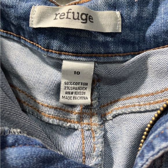 Refuge Distressed Jeans - Picture 4 of 4